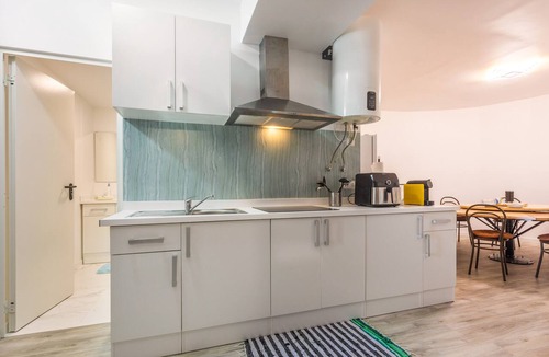 Mafra Villa | Open-space Hostel for Groups – Near Ericeira and Mafra
