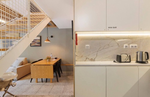 Boavista House | Orange Apartments A – Porto: Modern Comfort and Tranquility in a Historic Neighborhood