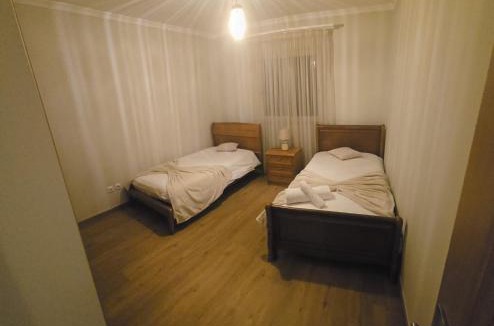 Canico Apartment | Pátio do Garajau Apartamento T2 com estacionamento e varanda perto do Cristo Rei