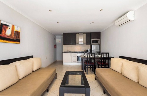 Vilamoura Apartment | Pé do Lago 1 Bedroom Apartment with Pool