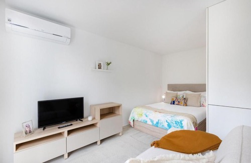 Lordelo do Ouro e Massarelos Apartment | Palácio de Cristal Studio | Parking & AC