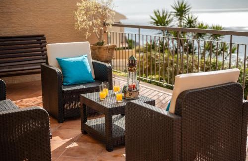 Camara de Lobos Villa | Palm Tree House by Amazing Madeira