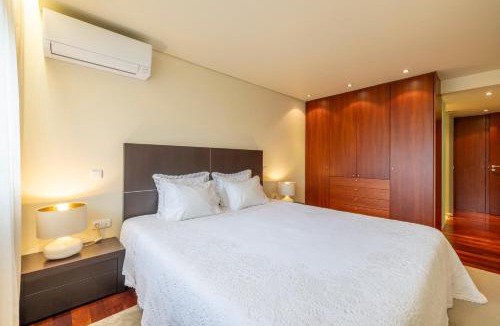Creixomil Apartment | Panoramic City View Apartment - Guimarães
