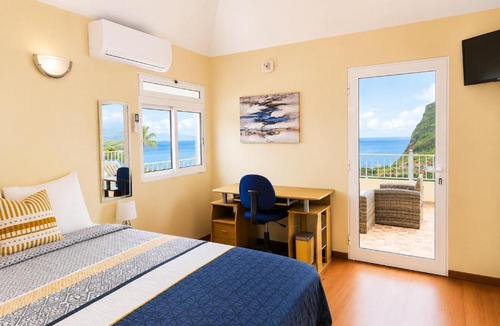 Faial House | Panoramic Ocean View House