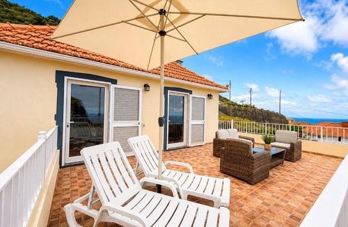 Faial House | Panoramic Ocean View House