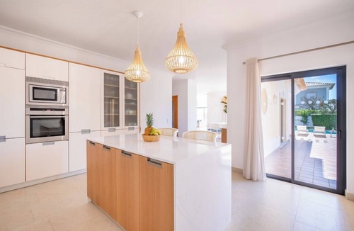 Porto de Mos Villa | Paradise Beach Villa by Blue Diamond (18)