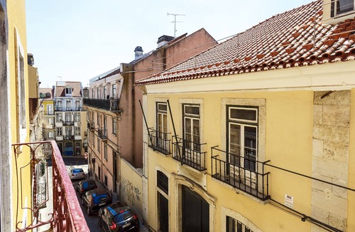 Loures Apartment | Paz Downtown Apartment #3