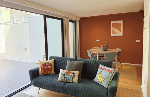 Santa Marinha Apartment | Peaceful & Luxurious Flat | Terrace by HostWise
