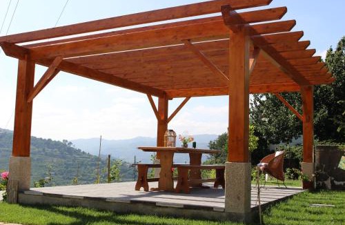 Resende Villa | Peaceful villa in São Martinho de Mouros with private pool