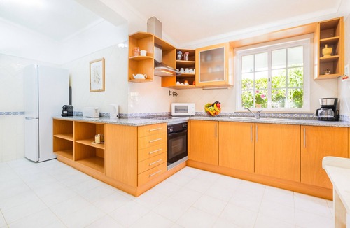Armacao de Pera Villa | Peaceful villa with pool and barbecue