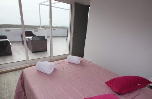 Patio Apartment | Penthouse 2 bedroom apartment with Stunning Panoramic Sea Views, air con