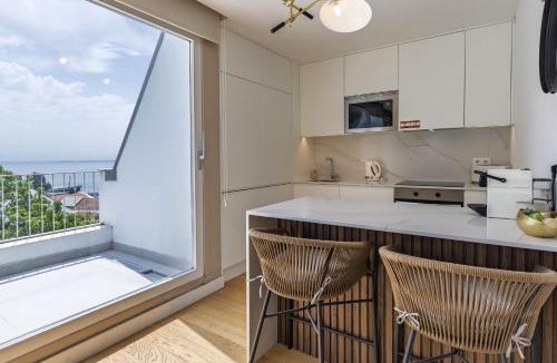 Se Apartment | Penthouse on the Tagus in Alfama by LovelyStay