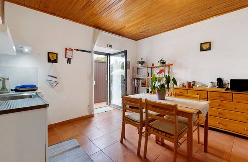 Arouca House | Pêssego - Al Apartment with Mountain View, Wi-Fi, and Air Conditioning