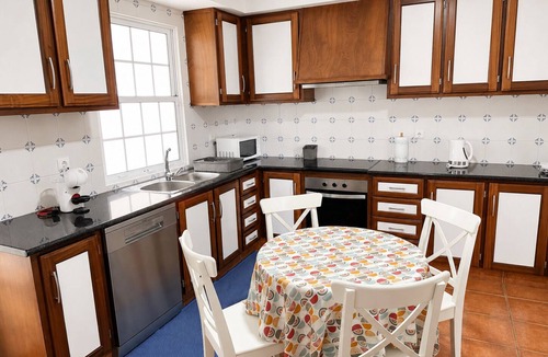 Lajes do Pico House | Pico Island Villas 20 · Private Pool, Sea & Pico View