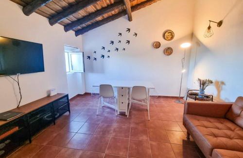 Reguengos de Monsaraz House | Picturesque Getaway in Monsaraz