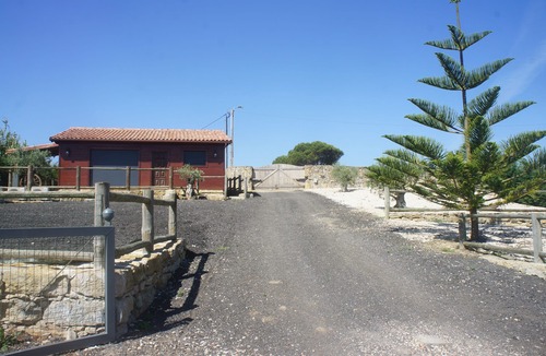 Sao Joao das Lampas House | Picturesque Bungalow