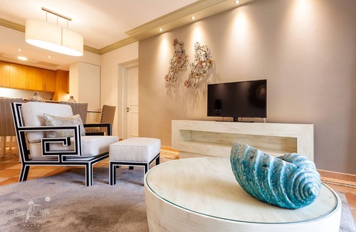 Olhos D'Agua Hotel | Pine Cliffs Suites