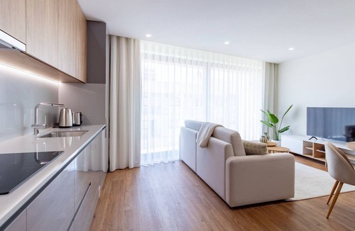 Santa Marinha Apartment | Polacos Residence | 1BR | Apt T by LovelyStay