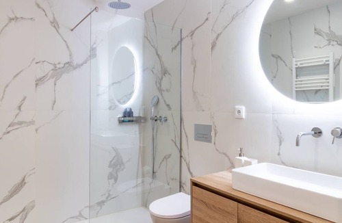 Santa Marinha Apartment | Polacos Residence | 1BR | Apt U by LovelyStay