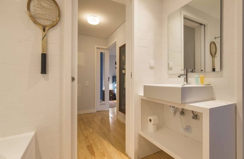 Lisbon Old Town Apartment | Polo Room - Clean & Safe