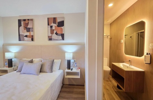 Vila Hotel | Ponto Norte | Room 2 | Town Centre | Melgaço | The Northernmost Town in Portugal