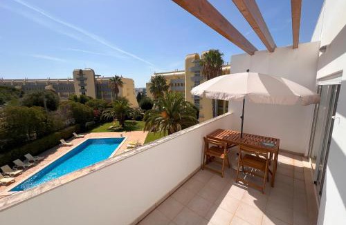 Albardeira Apartment | Pool View Balcony & Walk to beach, by TimeCooler