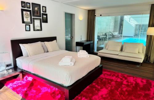 Santarem House | Poolside Suite - Heated Shared Pool-Quinta da BellaVista