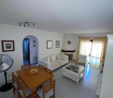 Alporchinhos Apartment | Porches Superior Balcony Pool Flat