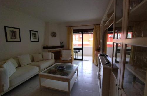 Alporchinhos Apartment | Porches Superior Balcony Pool Flat