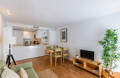 Bonfim Apartment | Porto Cozy & Design Apartment @ Santos Pousada w/Parking Space