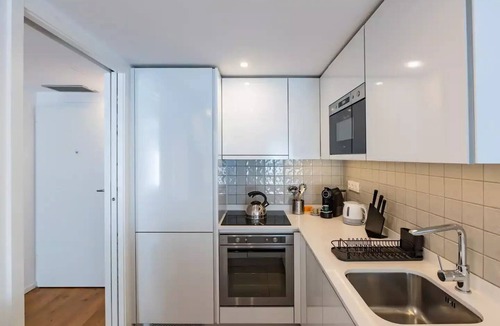 Bonfim Apartment | Porto Cozy & Design Apartment @ Santos Pousada w/Parking Space