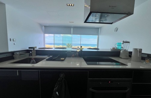 Porto Santo House | Porto Santo-Madeira. Oceanfront with a private pool. 3 km from the golf course.