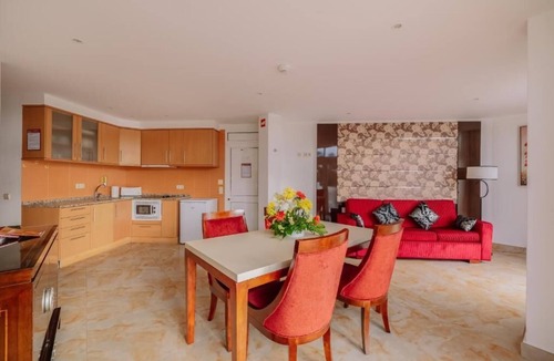 Areias de Sao Joao Hotel | Praia da Oura Delight for Family! Beachfront Paradise Perfect for Family!