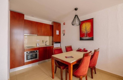 Areias de Sao Joao Hotel | Praia da Oura Delight for Family! Beachfront Paradise Perfect for Family!
