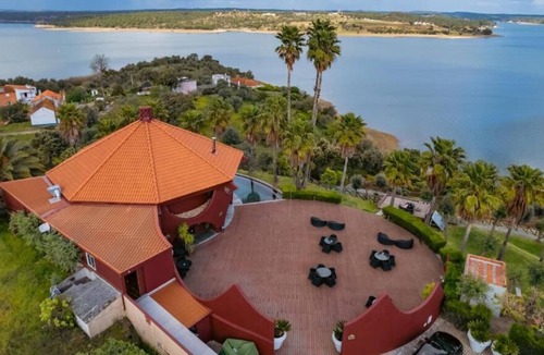 Ponte de Sor House | Prime Location in Montargil! Courtyard View, Free Parking, Swimming Pool!