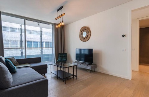 Marvila Apartment | Prime Riverside 1BDR Apartment by LovelyStay