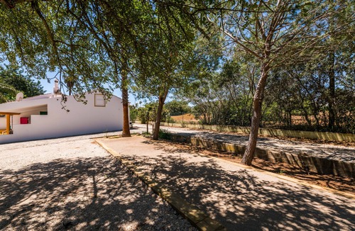 Escanxinhas House | Private complex in Vale do Lobo with a soccer field that can accommodate 51 people