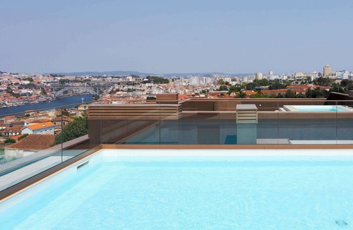 Santa Marinha House | Private Heated Pool & Dom Luis Views by HostWise