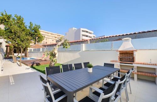 Mafamude House | Private Pool Villa with 4BR Suites, Hot Tub & Patio
