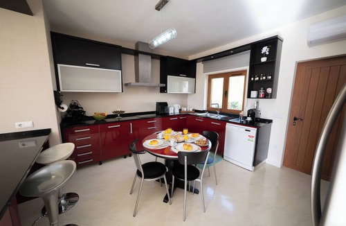 Sao Lourenco do Douro House | Private Pool and Hot Tub on the Douro River