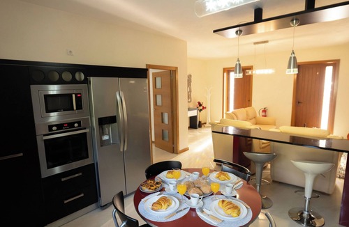 Sao Lourenco do Douro House | Private Pool and Hot Tub on the Douro River