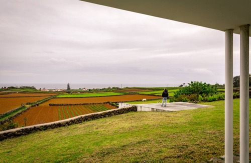 Angra do Heroismo Cabin | Private room ∙ 1 bedroom ∙ 3 guests