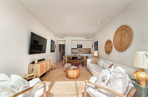 Tavira Ski Chalet | Private Rooftop w/Pool in Tavira