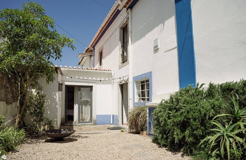 Almocageme House | Private room 2 in a shared house