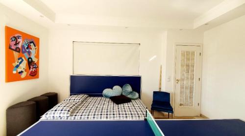 Pragal House | Private Room & Ensuite Bathroom In Stylish Shared Apartment - River View, Beach & Lisbon Accesss