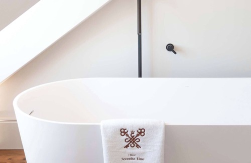 Alvarenga Bed & Breakfast | Private Suite in Noronha Lima Boutique Hotel