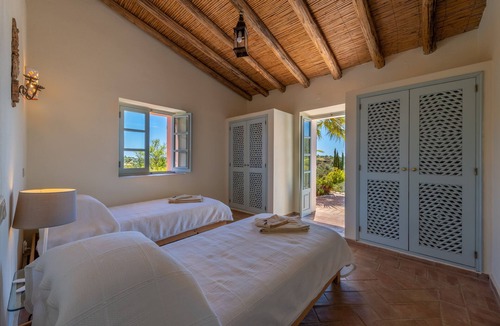 Olhao House | Private villa with private garden, pool and sea view