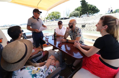 Parque das Nacoes Boat Rental | Private Yacht all comfort: we love our guests