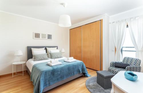 Olhao Apartment | Privilege Apartment Les Mouettes with Rooftop Pool, Village Marina - Olhão