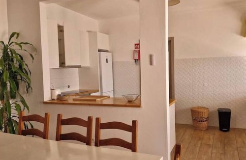 Santa Catarina da Fonte do Bispo House | Crochet Vacation Home, a 15-minute drive from the beach